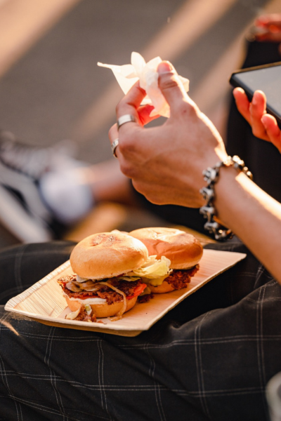 amboss-rampe-unsere-bar-snackkarte-twist-burger